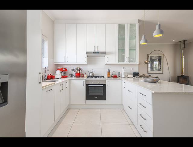 3 BEDROOM FREESTANDING SOLD IN SUNNINGDALE